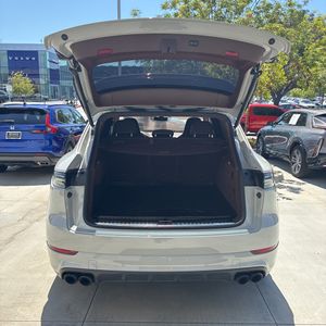 صورة مصغرة 44 لـ 2022 Porsche CAYENNE TURBO S E-HYBRID