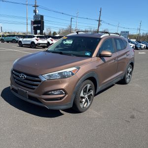 HYUNDAI TUCSON LIMITED - 1