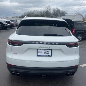 PORSCHE CAYENNE S - 7