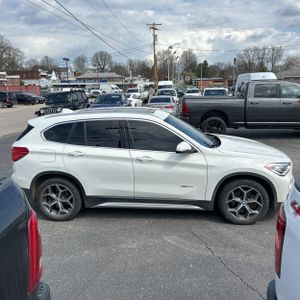 BMW X1 XDRIVE28I - 10