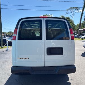 CHEVROLET EXPRESS 2500 - 6