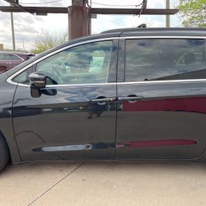 CHRYSLER PACIFICA TOURING L - 4