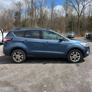 FORD ESCAPE SE - 10
