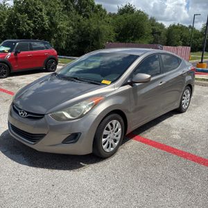 HYUNDAI ELANTRA GLS - 1