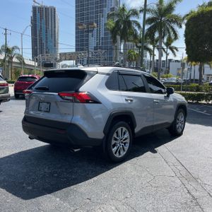 صورة 8 لـ 2024 Toyota RAV4 XLE PREMIUM