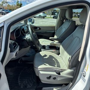 2017 Chrysler PACIFICA LIMITED — фото 30