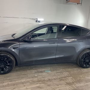 TESLA MODEL Y LONG RANGE - 4