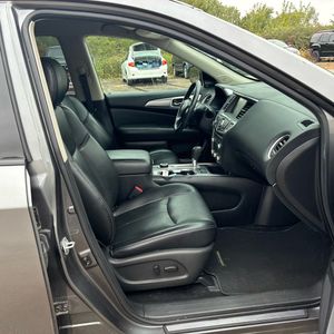 2017 Nissan PATHFINDER SL 照片 33