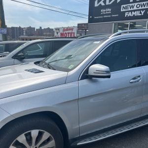 MERCEDES-BENZ GLS - 2