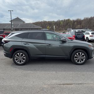 HYUNDAI TUCSON LIMITED - 10