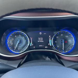 2017 Chrysler PACIFICA LIMITED — фото 40