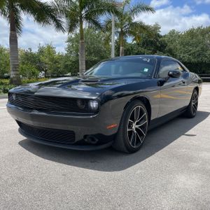 DODGE CHALLENGER SXT - 1