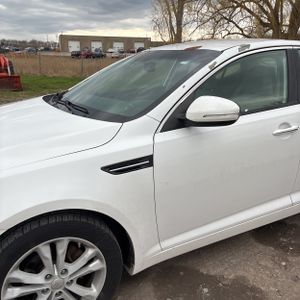 KIA OPTIMA LX - 2