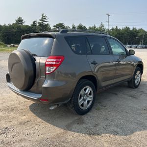 صورة 8 لـ 2011 Toyota RAV4 BASE