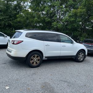2017 Chevrolet TRAVERSE LT — фото 10