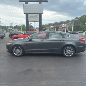 FORD FUSION SE - 3