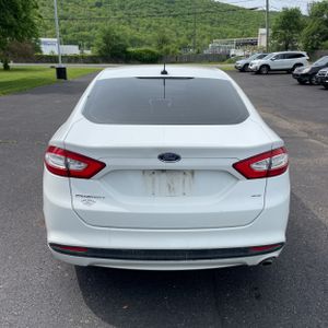 FORD FUSION SE - 7