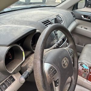 صورة مصغرة 57 لـ 2013 Toyota HIGHLANDER LIMITED