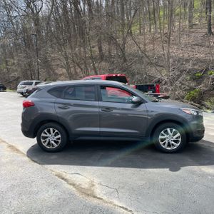 HYUNDAI TUCSON VALUE - 10