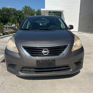 2014 Nissan VERSA SV photo 14