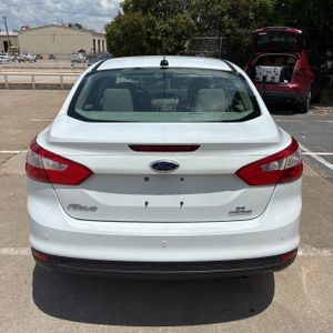 FORD FOCUS SE - 7