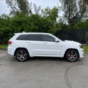 JEEP GRAND CHEROKEE SRT - 10