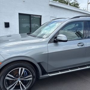 2026 BMW X7 XDRIVE40I photo 2