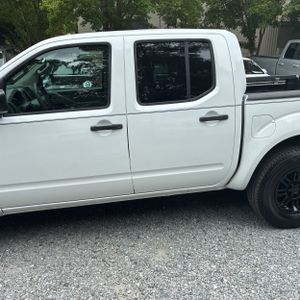 2012 Nissan FRONTIER SV photo 4