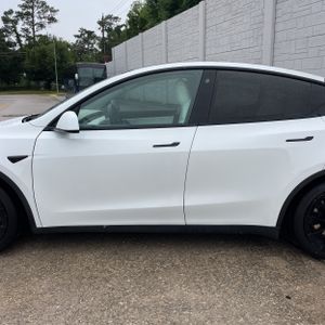 TESLA MODEL Y LONG RANGE - 4