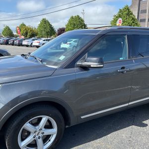 FORD EXPLORER XLT - 2