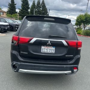 MITSUBISHI OUTLANDER ES - 7