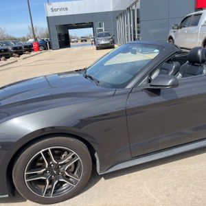 FORD MUSTANG ECOBOOST PREMIUM - 2