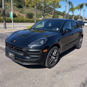 PORSCHE MACAN - 1