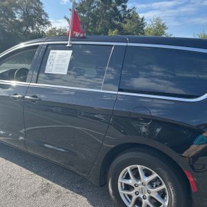 CHRYSLER PACIFICA TOURING L - 6