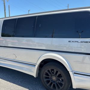 CHEVROLET EXPRESS 2500 - 6