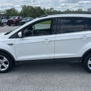 FORD ESCAPE SE - 4
