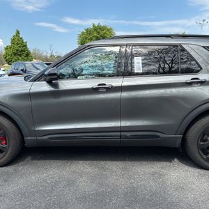 FORD EXPLORER ST - 4