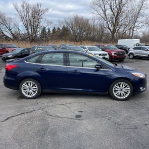 FORD FOCUS TITANIUM - 10