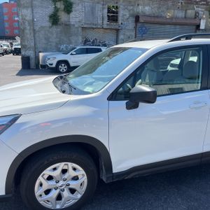 2023 Subaru FORESTER BASE 照片 2