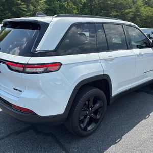 صورة 8 لـ 2023 JEEP GRAND CHEROKEE LIMITED