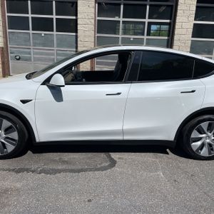 TESLA MODEL Y LONG RANGE - 4