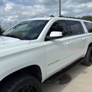 CHEVROLET SUBURBAN LT - 2