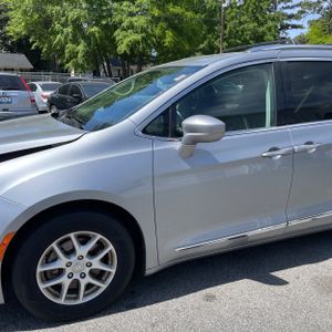 CHRYSLER PACIFICA TOURING L - 2