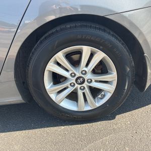 2013 Hyundai SONATA GLS — миниатюра 18