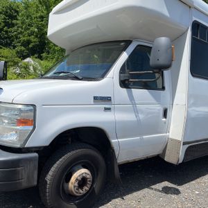 FORD E-350 CUTAWAY - 2