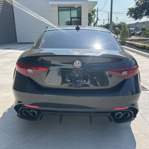 صورة 7 لـ 2021 ALFA Romeo GIULIA QUADRIFOGLIO RWD