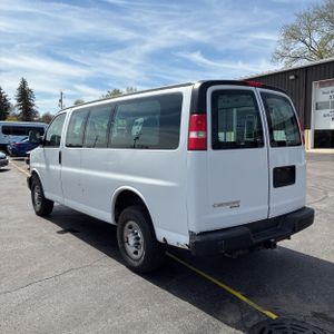 CHEVROLET EXPRESS 2500 - 5
