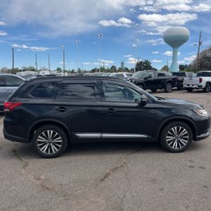 MITSUBISHI OUTLANDER SE - 10