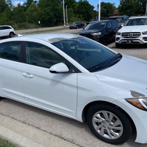 صورة مصغرة 13 لـ 2017 Hyundai ELANTRA SE