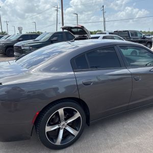 2017 Dodge CHARGER SE — фото 9